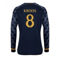 Fotballdrakt Herre Real Madrid Toni Kroos #8 Bortedrakt 2023-24 Langermet